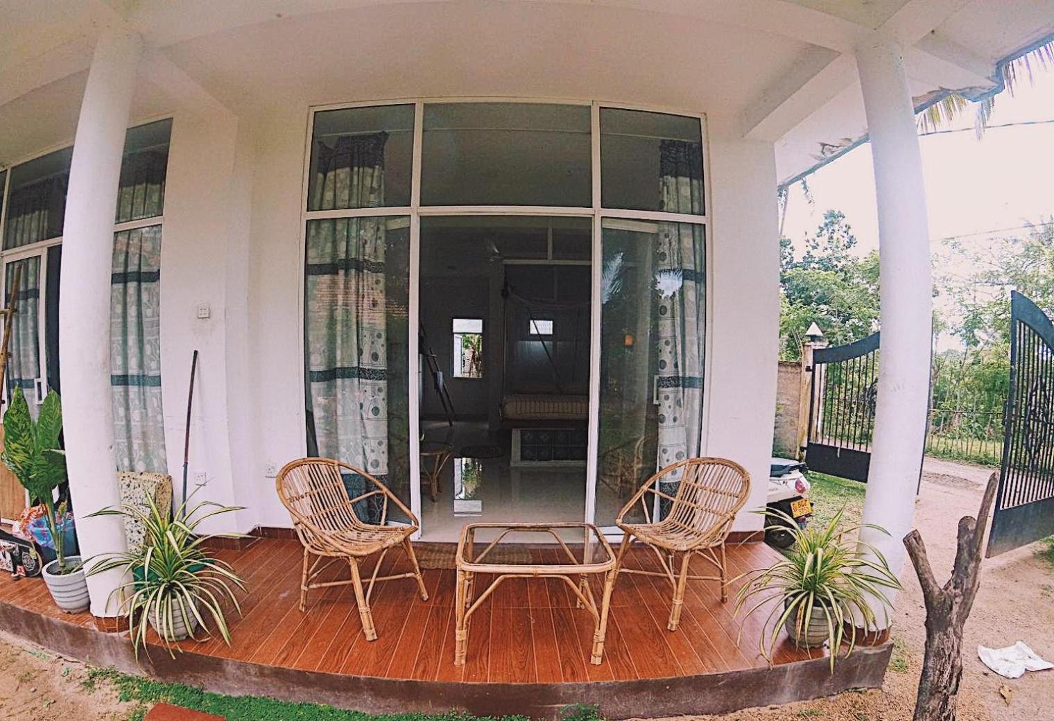 Lotus Surf House Hotel Oost-Oost-Midigama Kamer foto