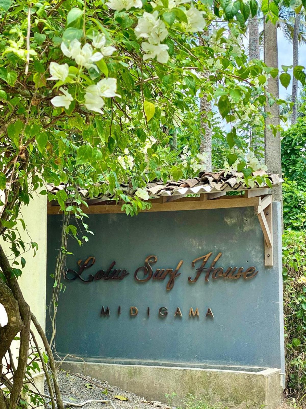 Lotus Surf House Hotel Oost-Oost-Midigama Buitenkant foto