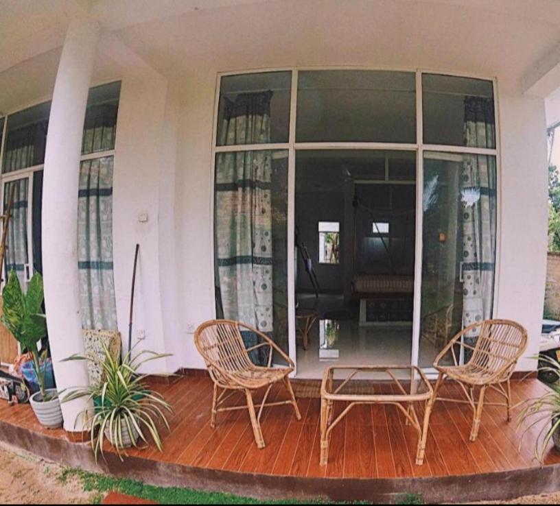 Lotus Surf House Hotel Oost-Oost-Midigama Kamer foto