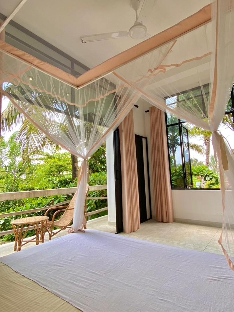 Lotus Surf House Hotel Oost-Oost-Midigama Buitenkant foto